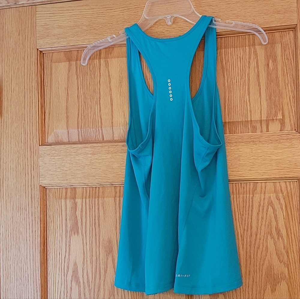 Nike Tank Top - Picture 4 of 4